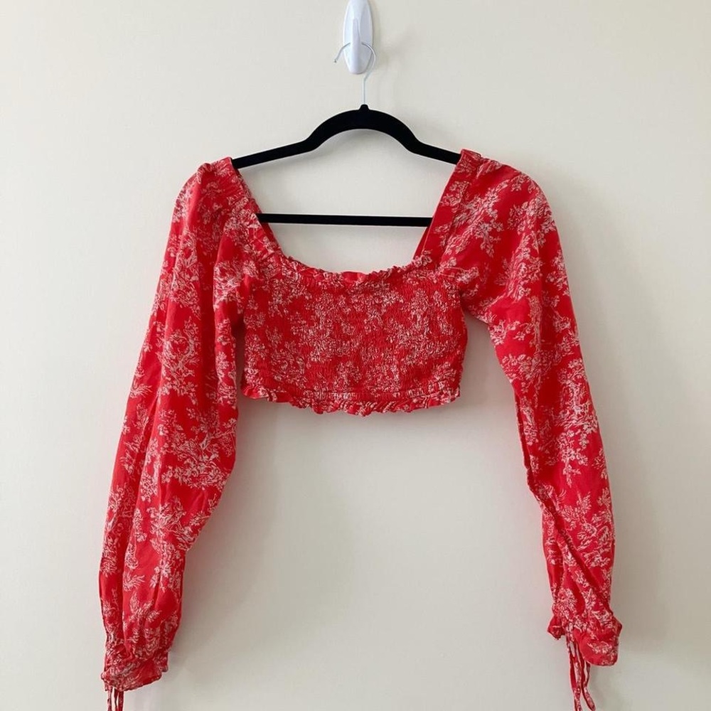 Urban outfitters blouson sleeve square neck smocked crop top tie sleeves